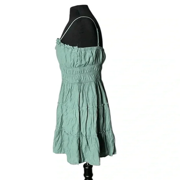 Trixxi by Francesca’s Sage Green Ruffled Sleeveless Mini Dress Size XL - Picture 3 of 8